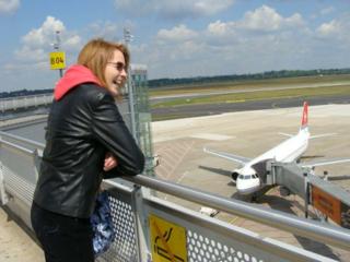 Nicole am Flughafen Dsseldorf International