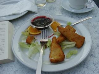 Ziegenkse mit Preielbeeren