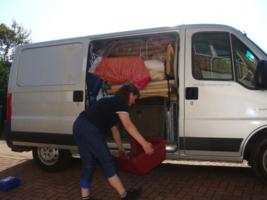 Petra hat den Wagen perfekt gepackt - keine Ritze war mehr frei.